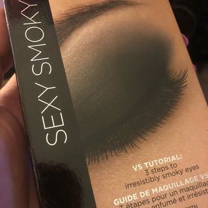 Victoria’s Secret sexy smoky mini palette